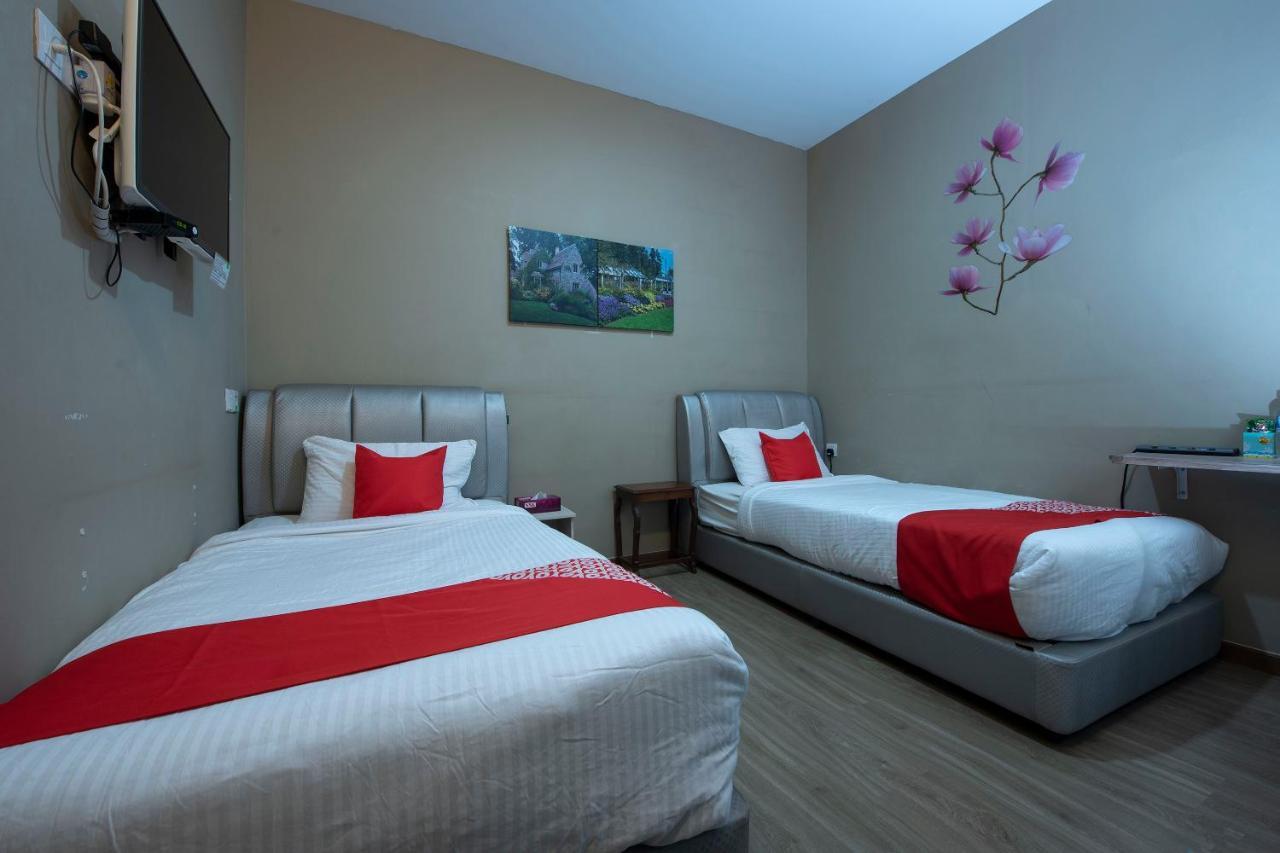 Oyo 90231 Hotel By The Park Plt Джохор-Бару Экстерьер фото